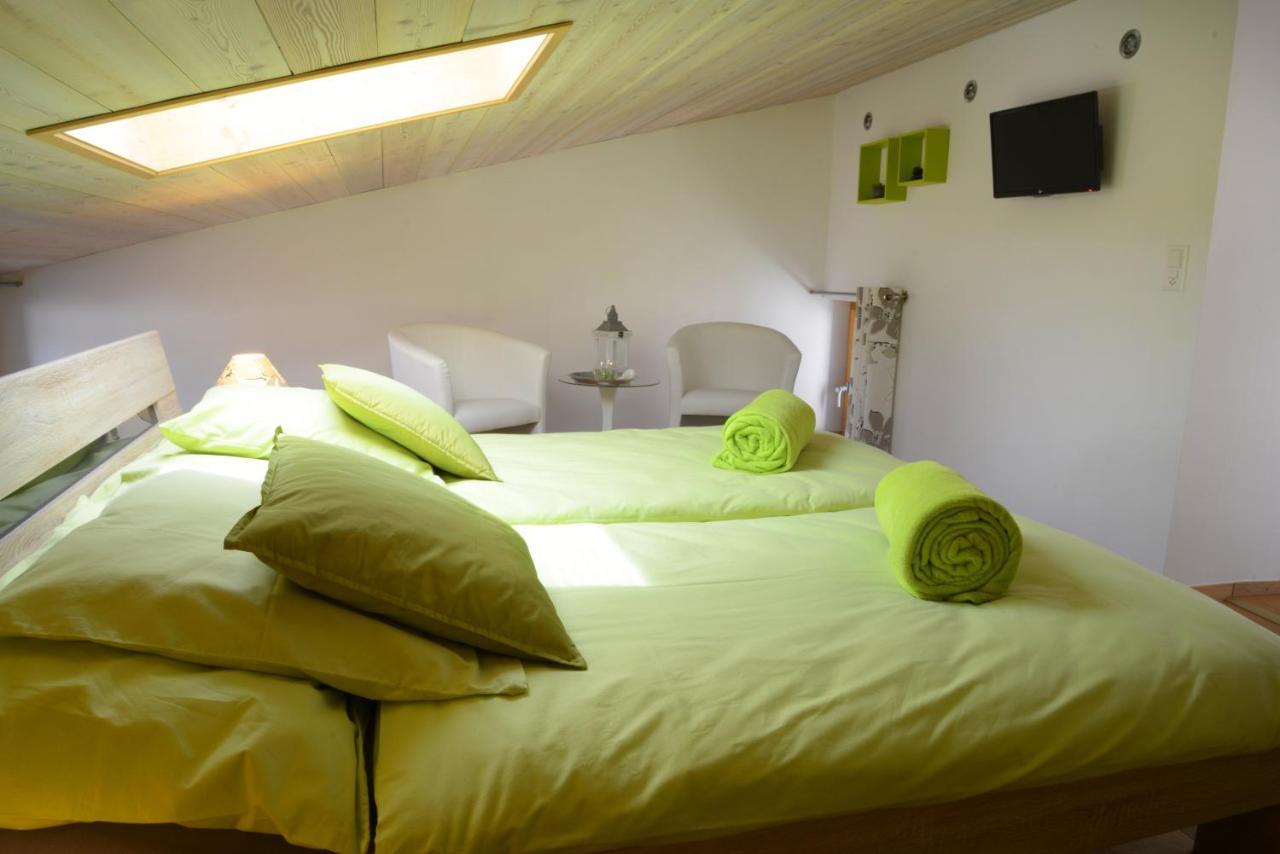Chez Constance Saillon